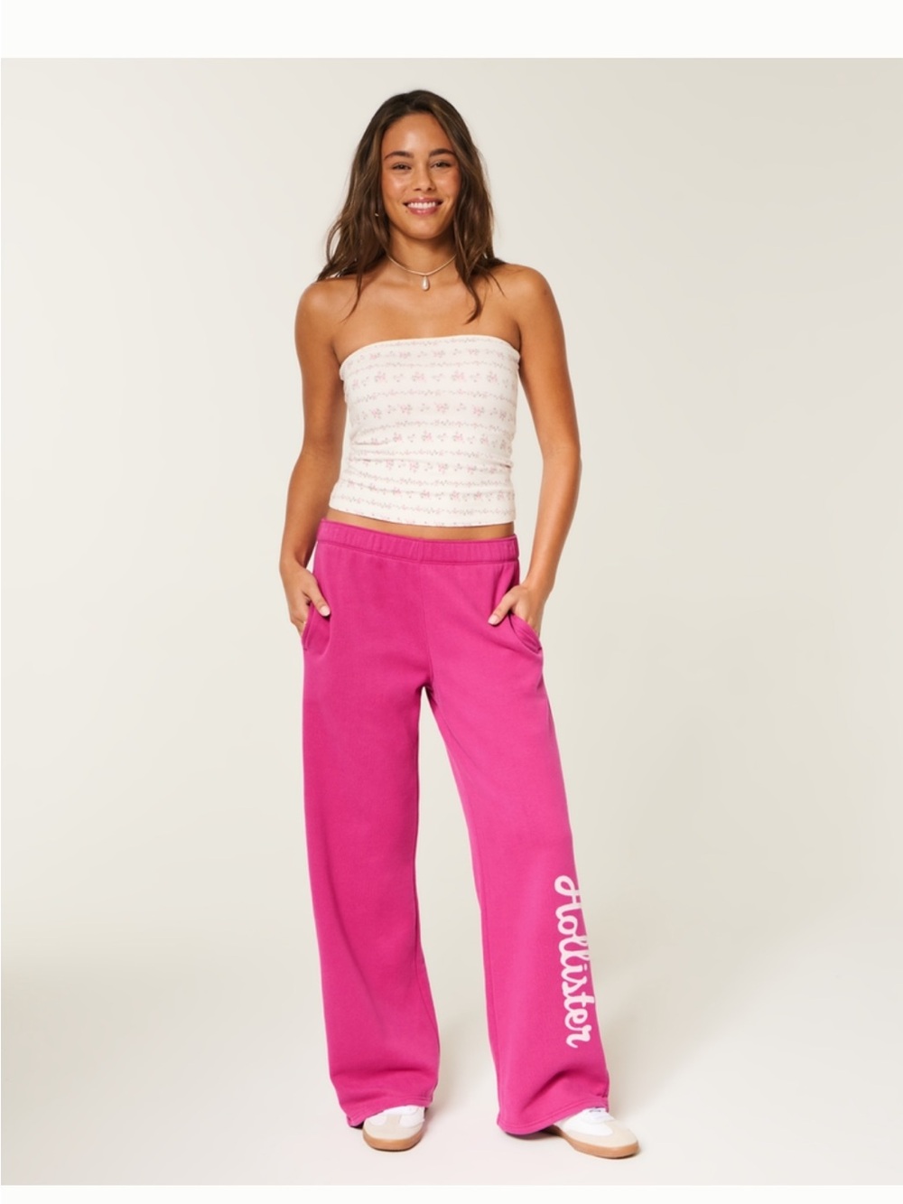 Hollister Feel Good Wide-Leg Logo Graphic